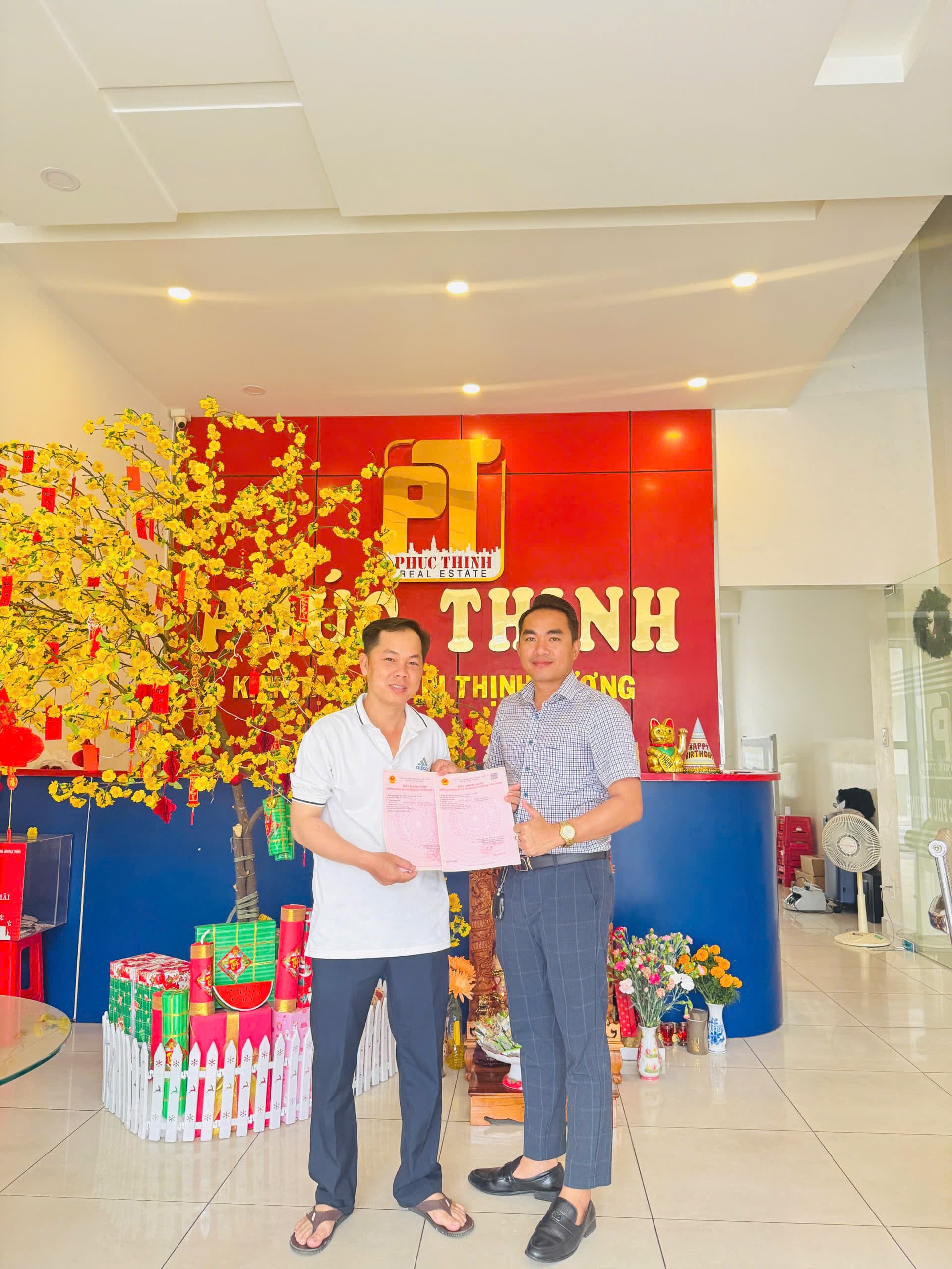Khách hàng Tuấn Phúc Thịnh Land công chứng sổ đỏ — ảnh 4